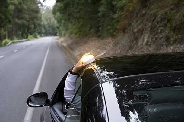 Luz Help flash emergencia V16 colocacion en coche